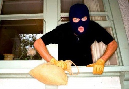 TP HCM: Thanh niên trộm gần 1,6 tỷ đồng của bà nội vì làm ăn thua lỗ