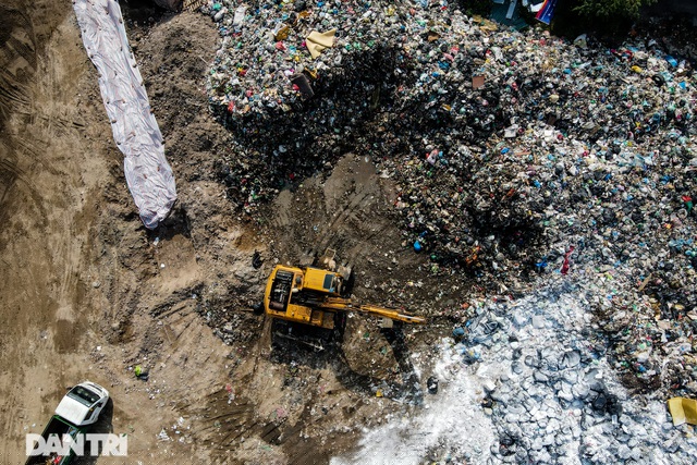 H&igrave;nh ảnh b&atilde;i r&aacute;c nh&igrave;n từ tr&ecirc;n cao