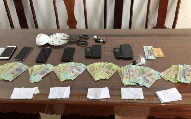 Đắk Nông: Tạm giữ 5 đối tượng đánh bạc bằng hình thức xóc dĩa