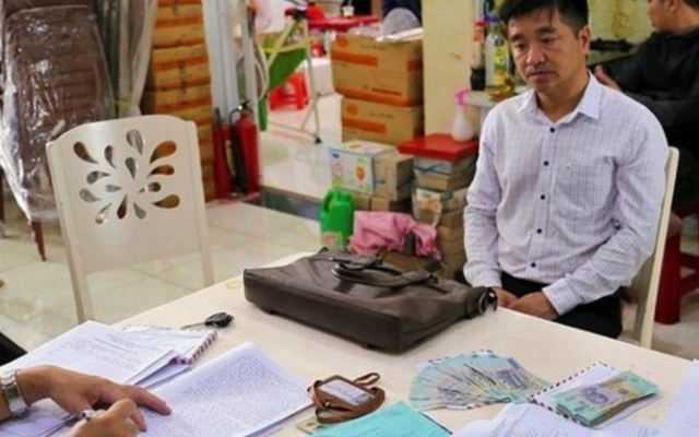 Đắk Nông: Truy tố cán bộ thuế nhận tiền