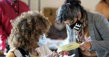 Bầu cử tổng thống Mỹ: Tại sao việc kiểm phiếu kéo dài?