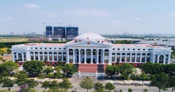 Bắt cựu thư ký TAND Cấp cao tại TP HCM do nhận tiền của đương sự