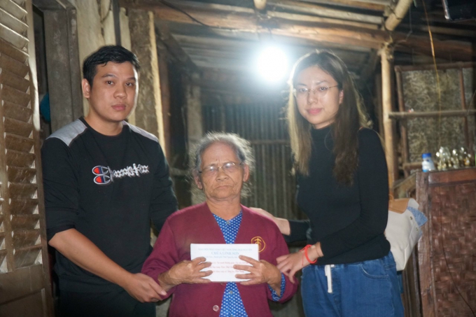 8 - Chua Linh Son cuu tro