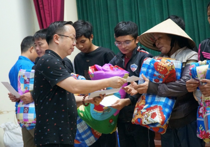 14  - Chua Linh Son cuu tro