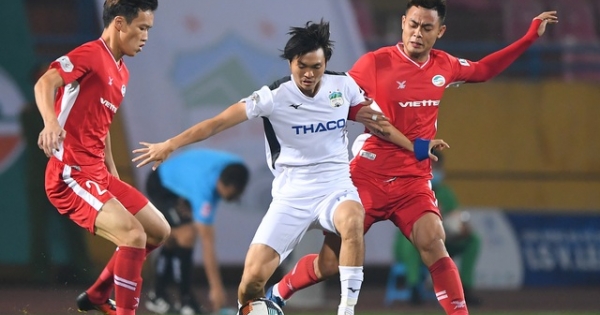 Những sự kiện dở khóc dở cười tại V-League 2020