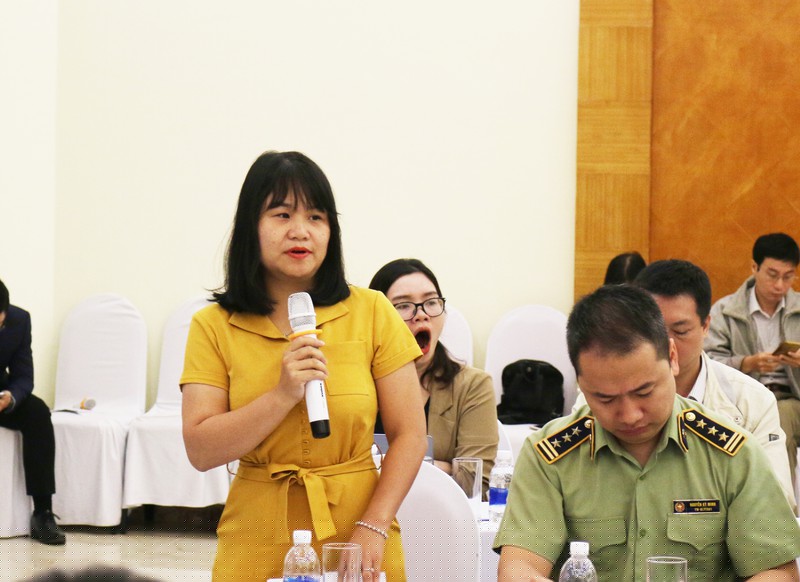 Bà Nguyễn Quỳnh Liên, Phó Vụ trưởng Vụ Pháp luật Hình sự - Hành chính (Bộ Tư Pháp) chia sẻ tại buổi tọa đàm.