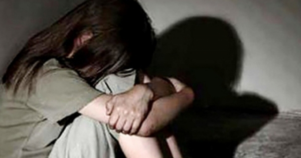 Vướng vòng lao lý vì "yêu" bạn gái 12 tuổi