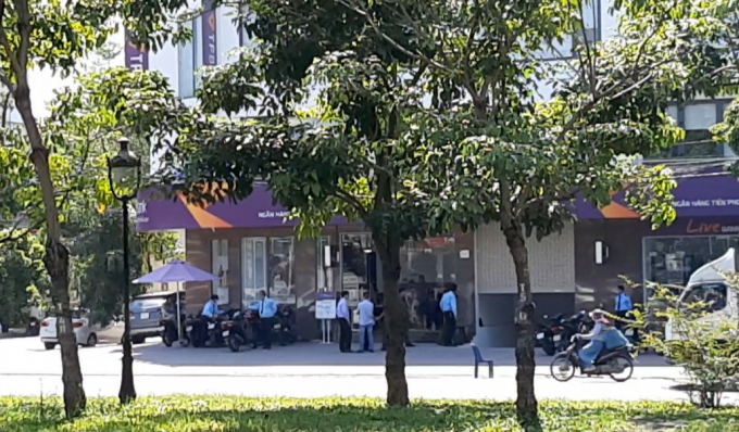 5e94fa761130e06eb921