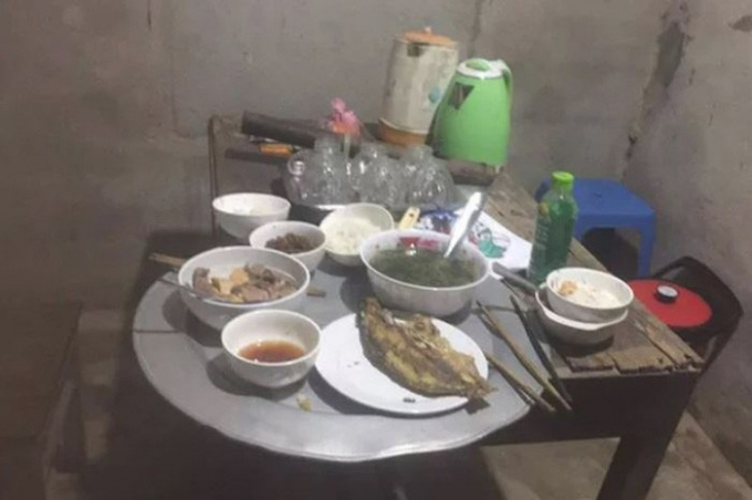 Hiện trường bữa cơm tối vì canh không ngon nên ông C đánh 3 mẹ con chị D phải nhập viện.
