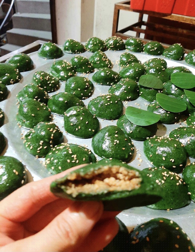 Món bánh ngải Lạng Sơn có giá 4.000 - 6.000 đồng/chiếc