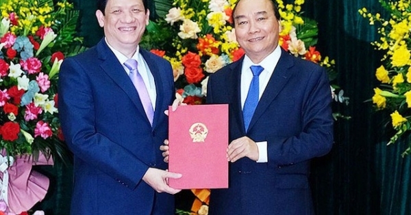 Thủ tướng nêu ra 10 yêu cầu với tân Bộ trưởng Bộ Y tế