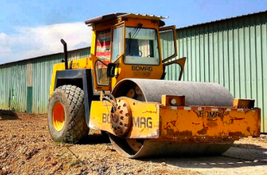 Bắt tạm giam đối tượng "chôm" xe lu đưa lên xe tải mang đi bán