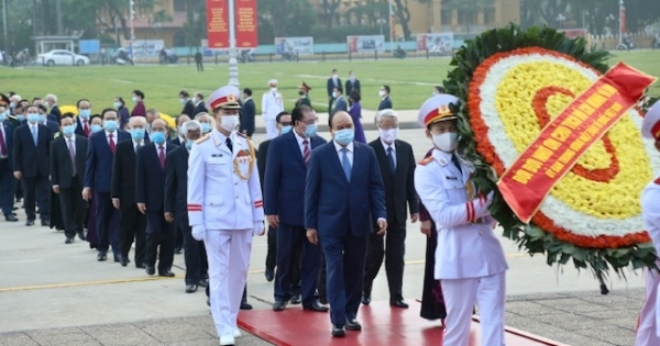 Lãnh đạo Đảng, Nhà nước, MTTQ Việt Nam vào Lăng viếng Chủ tịch Hồ Chí Minh