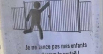 Cấm phụ huynh... ném con qua tường rào