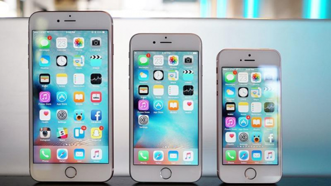 Apple đồng ý trả 110 triệu USD để dàn xếp những khiếu nại về việc che giấuhiệu suất kém của pin các dòng iPhone đời cũ cũng như cố tình giảm hiệu năng trên các dòng iPhone cũ.