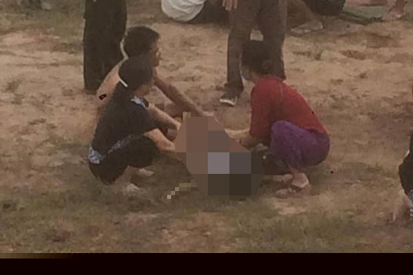 Một trong hai thi thể nạn nh&acirc;n được t&igrave;m thấy.