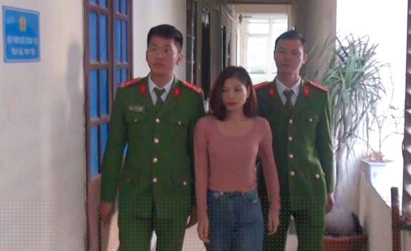 Lực lượng Công an bắt giữ Nguyễn Thị Dương