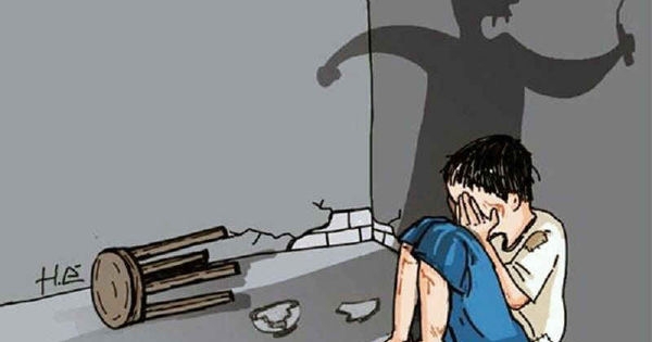 Vì đâu gia tăng các vụ bạo hành phụ nữ, trẻ em nơi công cộng?