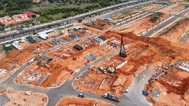 3 lô đất số 18,19 và 20 có diện tích khoảng 9,2 ha của dự án Khu thương mại dịch vụ và dân cư Tân Việt Phát 2.