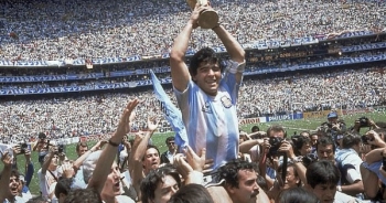 [Clip]: Xem lại pha đi bóng khiến thế giới sửng sốt của Diego Maradona tại World Cup Mexico 1986