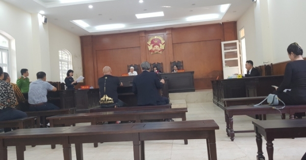 Vụ án cố ý gây thương tích ở Hoàng Mai: Nhiều tình tiết quan trọng bị “bỏ quên” ngoài hồ sơ?