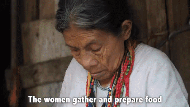 Một người đàn ông Lacandon có thể lấy tới 4 vợ để giúp hỗ trợ việc nhà và chăm sóc con cái