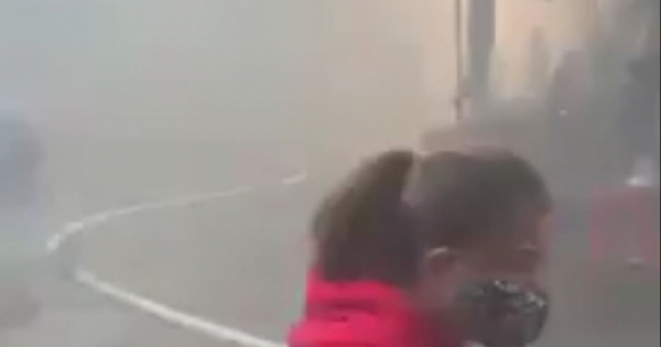 Quảng Ninh: Lửa bùng cháy tại chợ Hạ Long, nhiều tiểu thương hoảng hốt