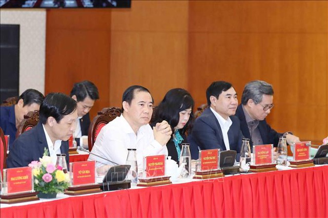 Các đại biểu tham dự hội thảo.