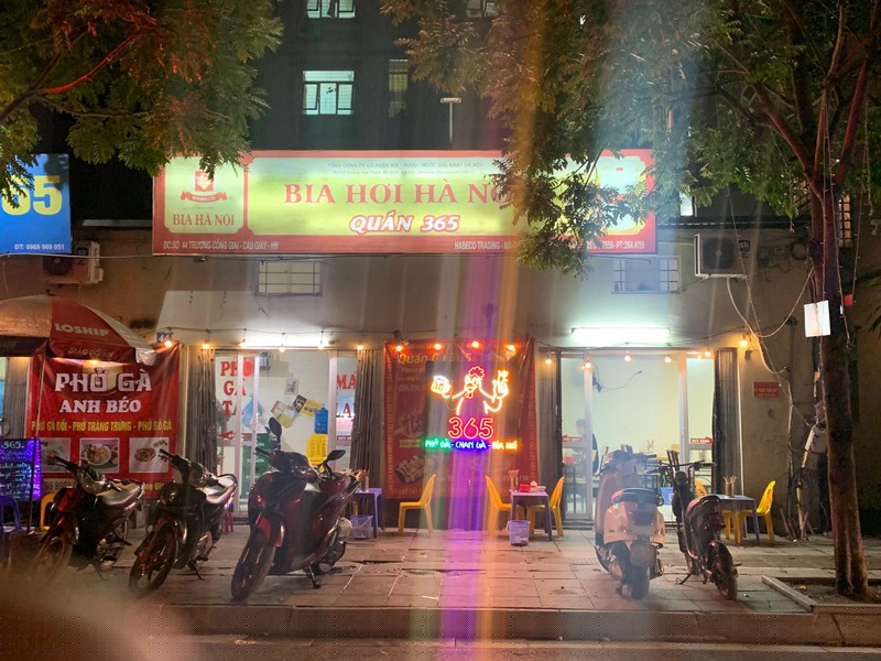 Ghi nhận tại phố Trương C&ocirc;ng Giai, Cầu Giấy.