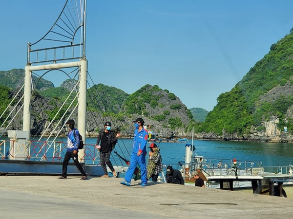 Dừng hoạt động chốt kiểm soát dịch tại bến tàu, bến xe, chợ đầu mối lớn… (Ảnh: An Nhiên).