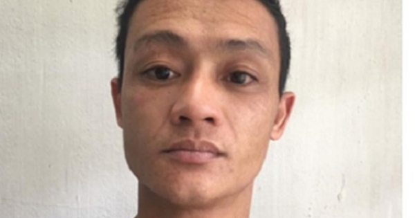 Bắt quả tang đối tượng đóng giả nông dân trồng hoa để bán ma túy