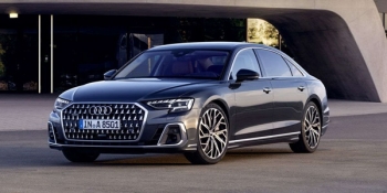 Audi A8 2022 lột xác bóng nhoáng từ trong ra ngoài