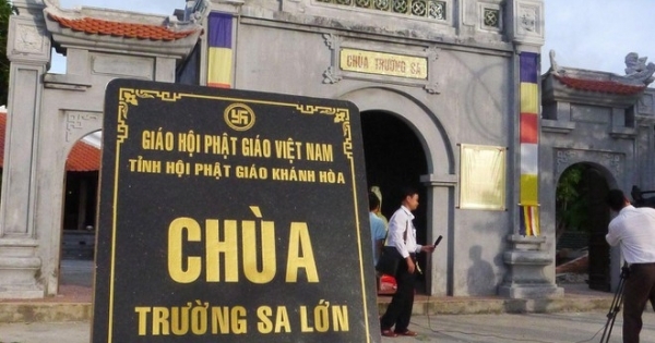 Hồn Việt giữa trùng khơi