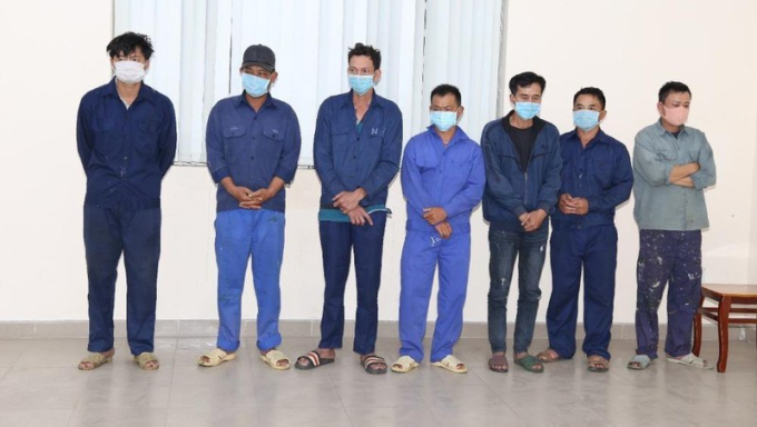 Khởi tố gần 100 đối tượng liên quan đến đường dây mua bán xăng giả.