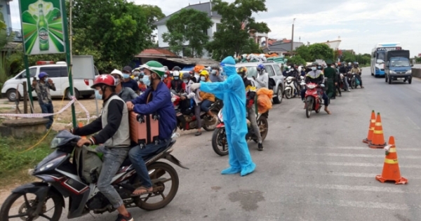 Công an huyện Thạch Thất vào cuộc vụ một người phụ nữ bị một nam thanh niên "tung cước" phải nhập viện