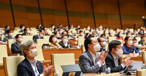 Quốc hội giao chỉ tiêu GDP năm 2022 khoảng 6-6,5%