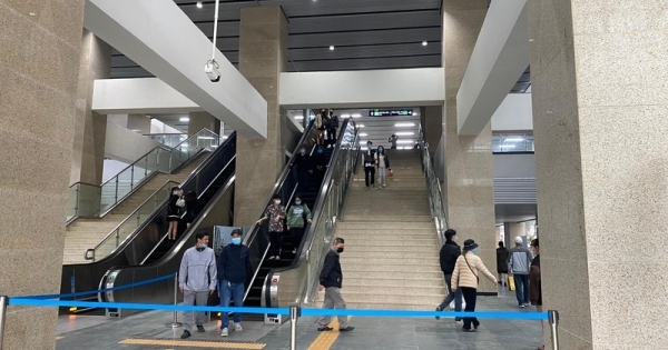 Tàu Cát Linh - Hà Đông vắng vẻ sau hơn 10 ngày hoạt động