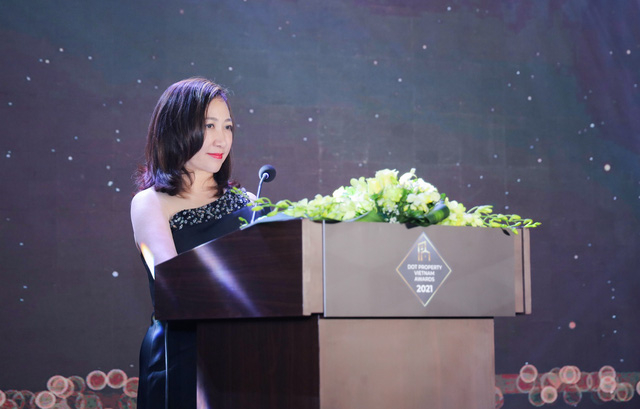 photo-1-16366932103261667220960