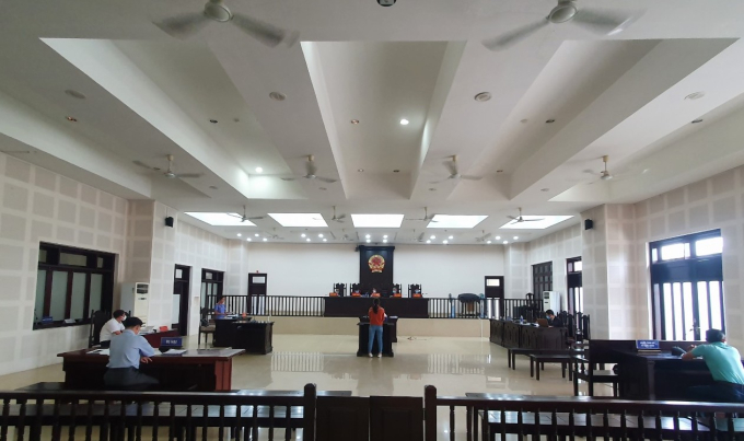 Toàn cảnh phiên toà xét xử sơ thẩm vụ án bị cáo Lê Thị Mây bị truy tố về tội lừa đảo chiếm đoạt tài sản.