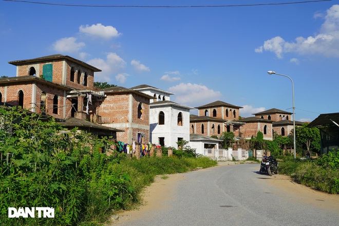 Theo UBND TP, việc tổ chức cung ứng dịch vụ đô thị cho cư dân trong một số khu đô thị như cấp điện, cấp nước, vệ sinh môi trường, dịch vụ y tế, giáo dục, văn hóa, vui chơi giải trí... còn chưa tốt.