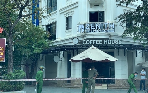 Nhân viên quán Cafe ở TP Vinh kể lại giây phút đối tượng nổ 2 phát súng khiến giám đốc doanh nghiệp gục ngã