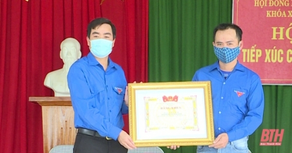 Thanh Hóa: Trao tặng bằng khen cho thanh niên nhặt được 400 triệu trả lại cho người bị mất