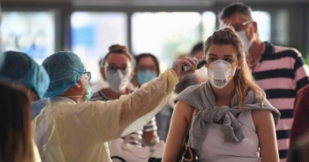 Sẽ có vaccine chống lại Omicron trong vòng hai tháng?