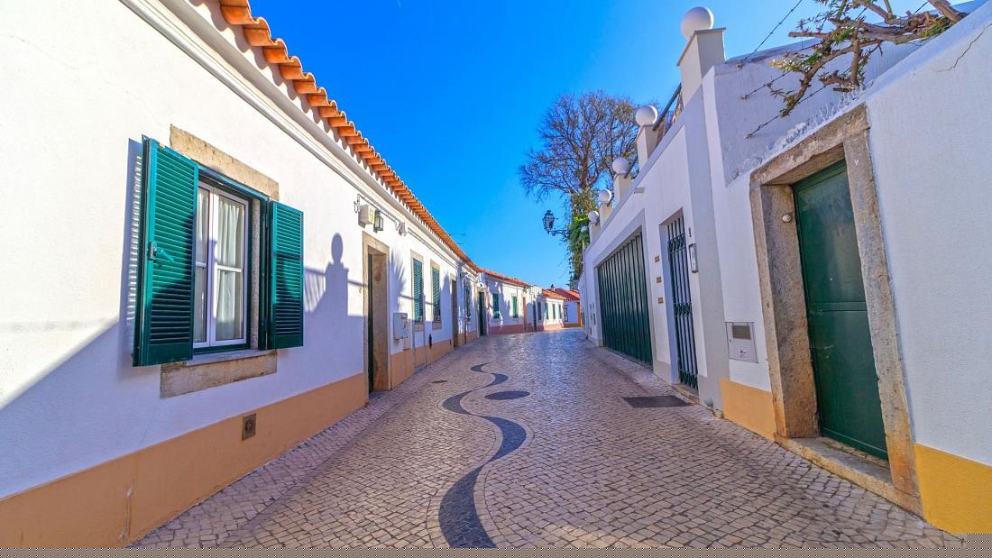 Vùng Cascais của Bồ Đào Nha là một trong những điểm đến nắng đẹp hàng đầu để ghé thăm vào thời điểm này trong năm ở châu Âu. Ảnh: Getty Images