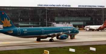 Giá vé máy bay tăng cao