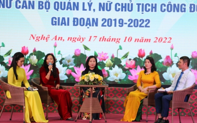 Tuyên dương nữ cán bộ quản lý, nữ chủ tịch công đoàn ngành Giáo dục