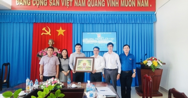 Đoàn Thanh niên Bộ Tư pháp làm việc với Đoàn Khối các cơ quan và doanh nghiệp tỉnh Hậu Giang