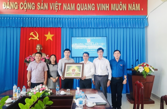 Đoàn Thanh niên Bộ Tư pháp làm việc với Đoàn Khối các cơ quan và doanh nghiệp tỉnh Hậu Giang