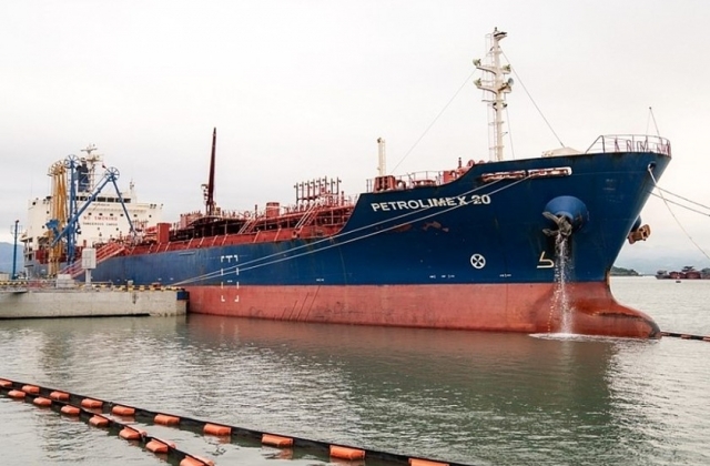 Chi phí đưa xăng dầu về Việt Nam: Bộ Tài chính hỏi nhưng Bộ Công Thương chưa trả lời