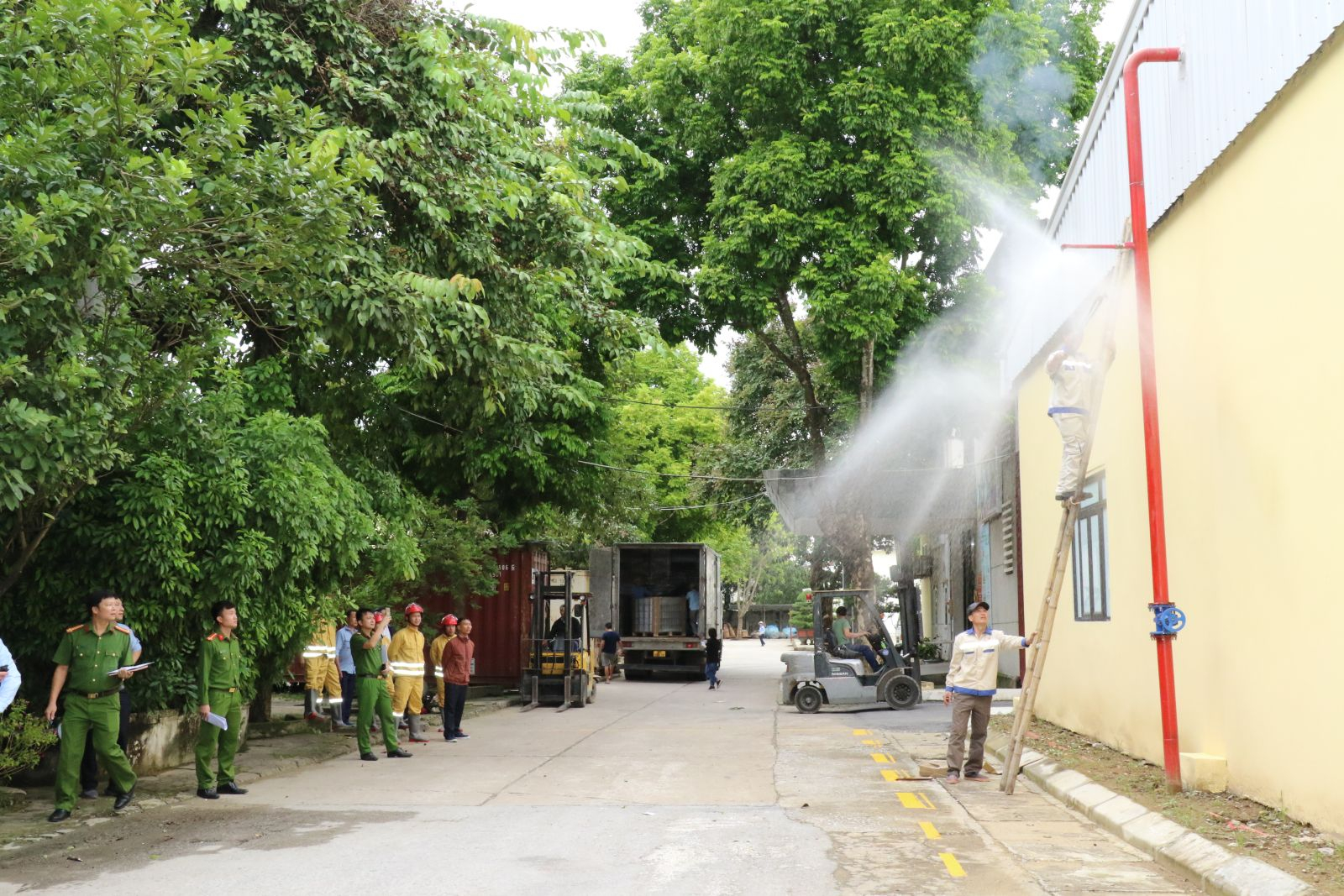 Lực lượng Cảnh sát PCCC và CNCH tổ chức tổng rà soát, kiểm tra an toàn PCCC và CNCH tại các cơ sở kinh doanh.